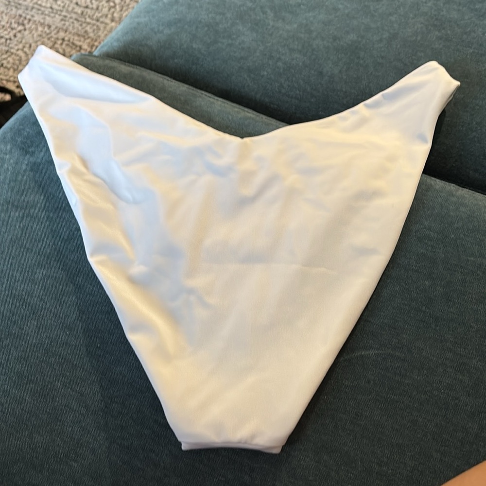ASOS Bikini Bottoms - Picture 2 of 4